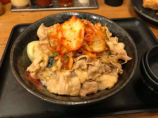 今年のクリスマスはいつもの「アレ」がない？『伝説のすた丼屋』に突撃してきた