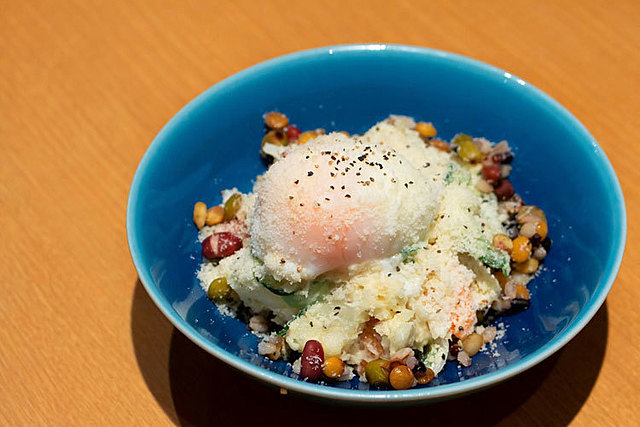 経堂に“大人のファミレス”「酒ワイン食堂 今日どう?」が開業。