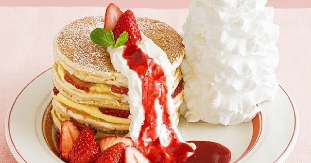 【3/19〜】『Eggs ’n Things』に春限定パンケーキが登場！いちごたっぷりで贅沢♡