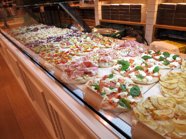 【10/10オープン!!】ローマで大人気!! 日本初のピンサ専門店「PINSA DE ROMA(ピンサデローマ)」が表参道に登場!!