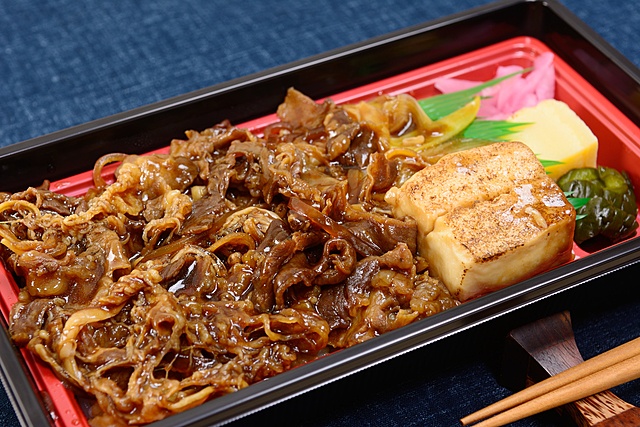 新宿東口でテイクアウト!お持ち帰りOKの人気グルメまとめ!