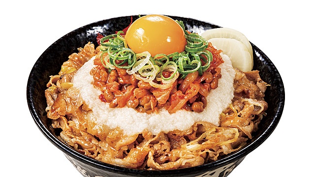 テイクアウトやデリバリーで！「メガ豚パワーすた丼」が4/29より発売！