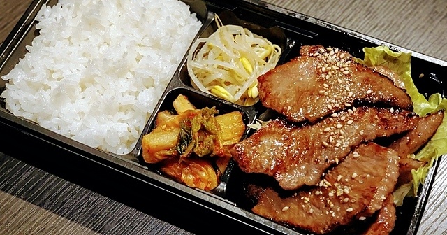 黒毛和牛たっぷり!贅沢焼肉弁当が1,200円!『清香園 与野本町』の焼肉をテイクアウト!