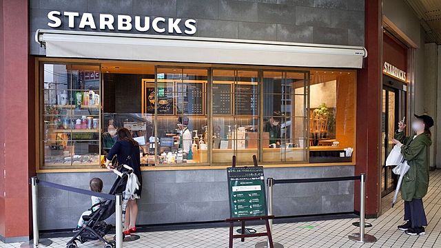 『スターバックス』850店舗が営業再開。街に日常の一部が戻ってきた！今後はどうなる？