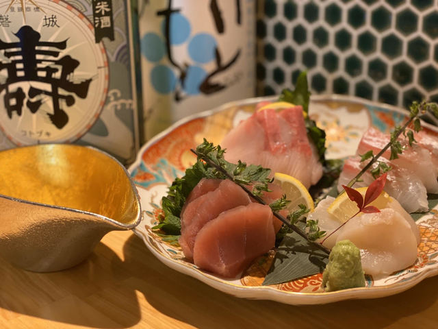 グローバルダイニング出身2人組がネオ大衆居酒屋「新宿 六」を開業