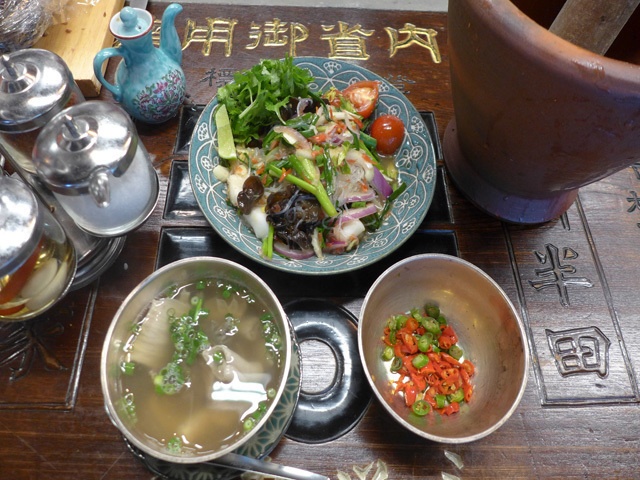 12坪で月商700万円を売り上げる大繁盛店の西荻窪「サイコロ」。