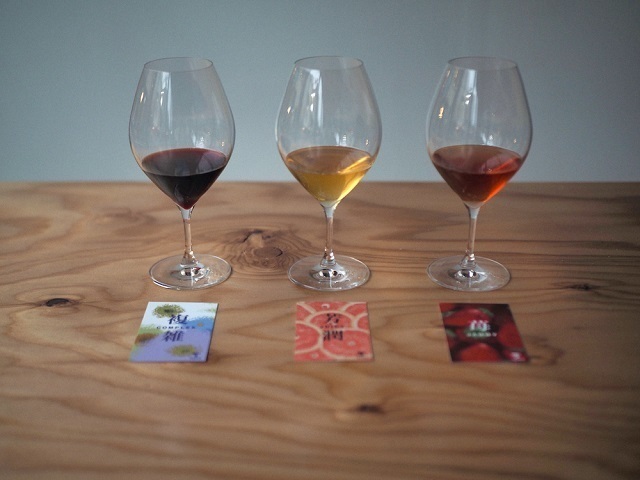 西荻窪に「浅煎りコーヒーと自然派ワイン Typica」が開業。