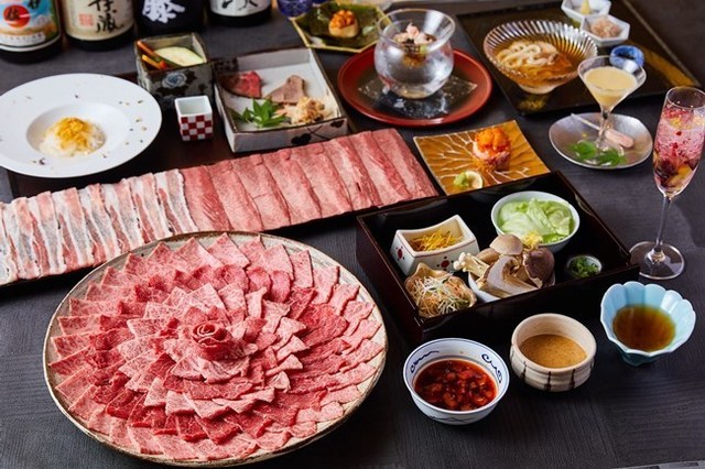 肉のカリスマ・岩崎健志郎氏プロデュース「香水亭 六本木店」開業。