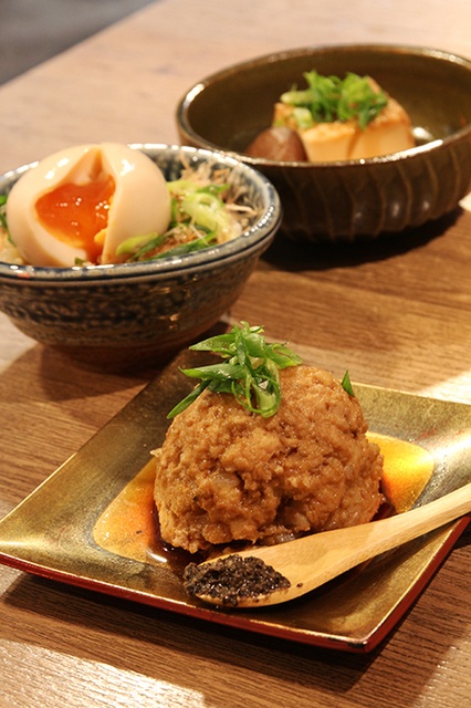 野方で居酒屋「囲み屋」の新店舗「おでん割烹 日南乃」を開業。