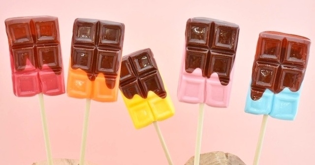 【1/15〜】今年のバレンタインは「チョコがけ」！『パパブブレ』にチョコを使ったキャンディが登場