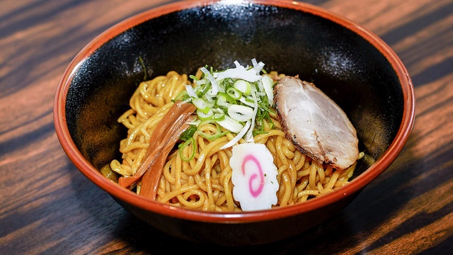 夜がダメなら朝食べる！油そば専門『ぶらぶら』の朝7時からの「朝ぶら」はテイクアウト可