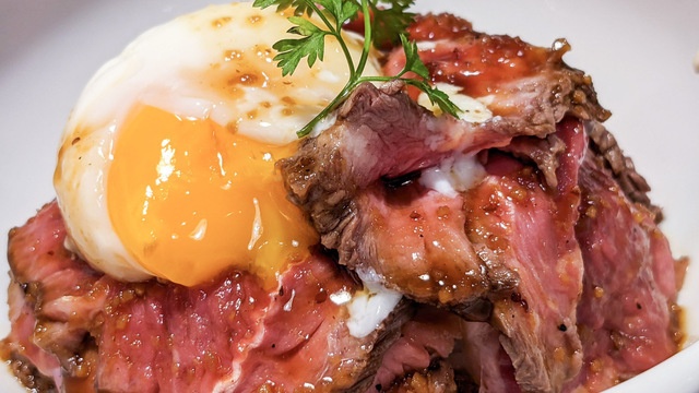 【渋谷駅】駅チカの肉系がっつりランチなら『ビストロます家5』の豪快メニューで決まり！