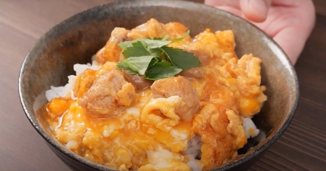 食材すべてが比内地鶏！贅沢で旨い『本家あべや』の“究極の親子丼”をお取り寄せしてみた！