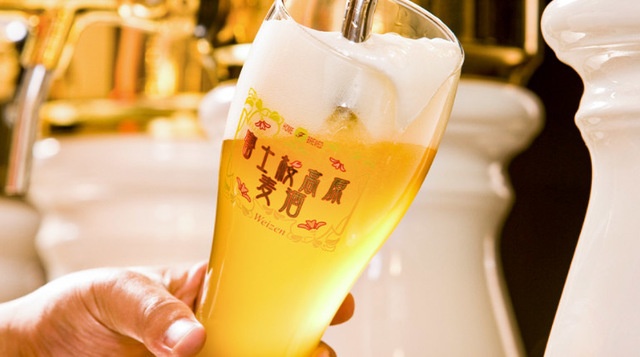 【河口湖】富士山麓の良質な軟水でドイツ仕込みの“至高のビール”を醸造する『富士桜高原麦酒』