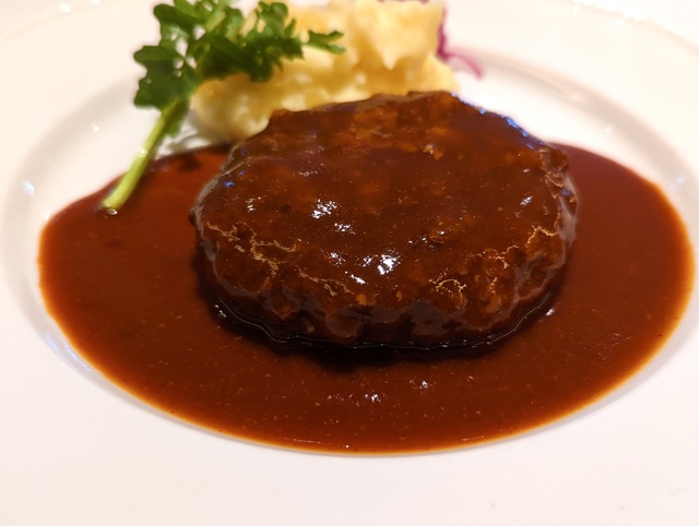 簡単調理で本格洋食を食べられる「ロイヤルデリ」にグラタンと欧風ビーフカレーが登場！試食してきた！