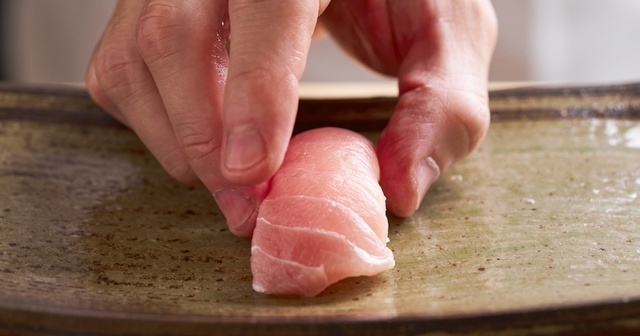 【東京都】2023年ミシュラン・ビブグルマン掲載の寿司店8選 1貫80円の寿司に高級立ち食いも!