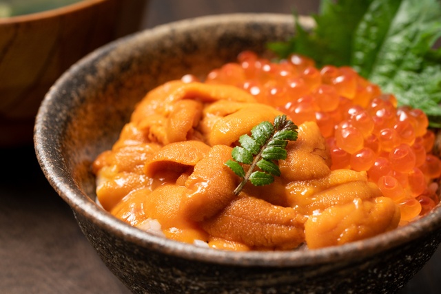 仙台|一度は食べたい海鮮グルメ4選!山盛りうにに贅沢海鮮丼、濃厚生牡蠣も
