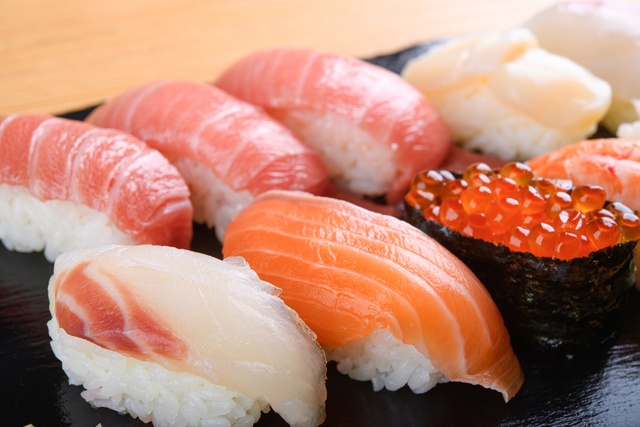 池袋｜絶対に行くべき美味しい寿司5選！ハイコスパ回転寿司に食べ放題、高級店も！