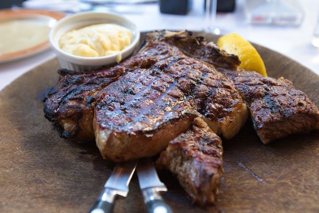 横浜で食べたいステーキ5選!圧巻のTボーンにサーロイン、夢のシャトーブリアンも!