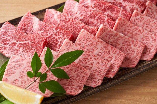 麻布十番の人気焼肉まとめ！ウニが乗った肉や絶品ユッケ、コスパ良しな名店に高級隠れ家焼肉も