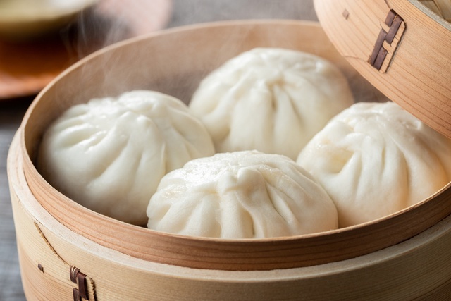 横浜中華街の安ウマグルメまとめ！120円の人気肉まんに行列必至の焼き小籠包、フカヒレスープも