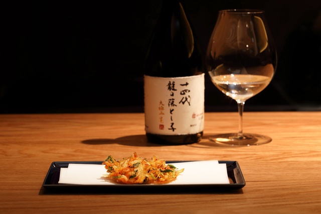 個室完備、西麻布に旬の天ぷらと厳選ワインを楽しむ『天ぷらとワイン しの』オープン！