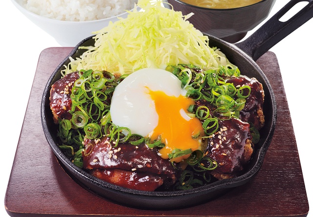 【2/22】鉄板で焼きあげたネギと八丁味噌が香る「特製から揚げ」が期間限定で登場『からやま』