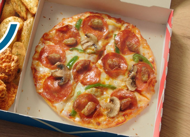 気ままに食べられる自分だけのピザ！『ドミノ・ピザ』にシェアしない”おひとり様向けセット登場