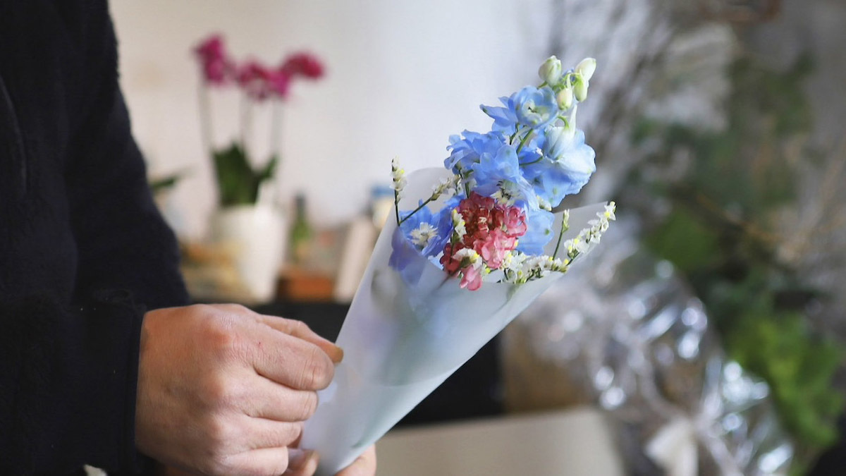 円池　茂　【卓上の花】 5月 家元のいけばな 端午の花「菖蒲（しょうぶ）」