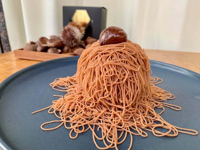 【飯田橋】絞りたてが至高!まるで絹糸、直径1mmのマロンクリームが大人気『生搾りモンブラン専門店』