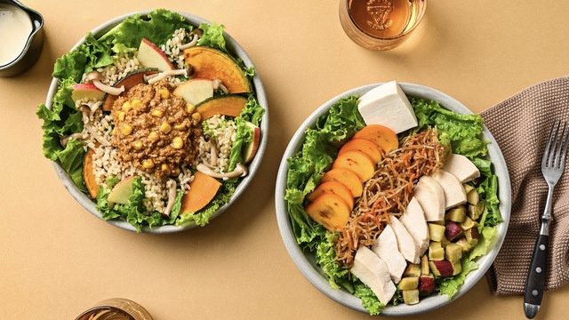 秋の味覚たっぷり。1万食売れた「柿と蒸し鶏の和風サラダ」が限定復活『WithGreen』