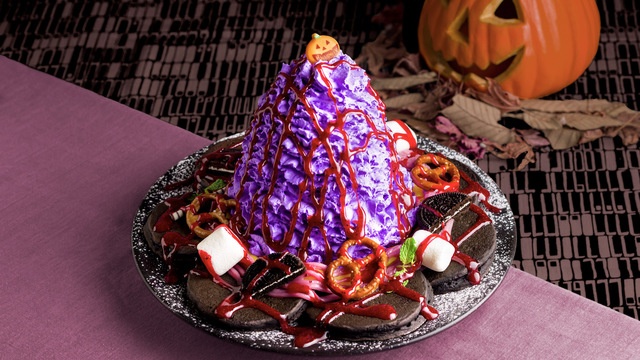 Eggs ’n Thingsのハロウィン限定メニューはダークな雰囲気！仮装で注文するとプレゼント有り