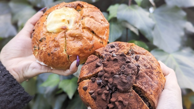 ガーリックバター、チーズで背徳感たっぷり!韓国グルメ「マヌルパン」を販売中『パンとエスプレッソと』