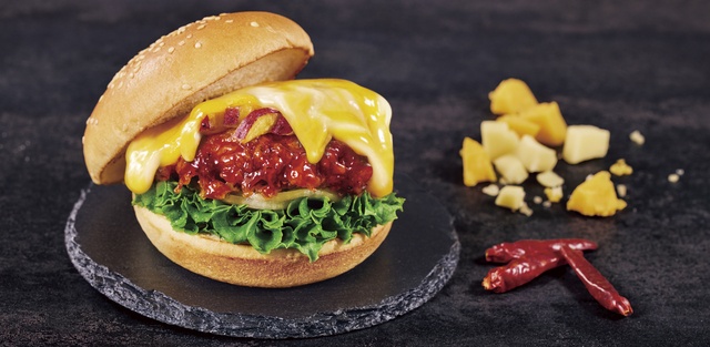 韓国料理のタッカルビがハンバーガーに!?新感覚グルメバーガーが爆誕『フレッシュネスバーガー』
