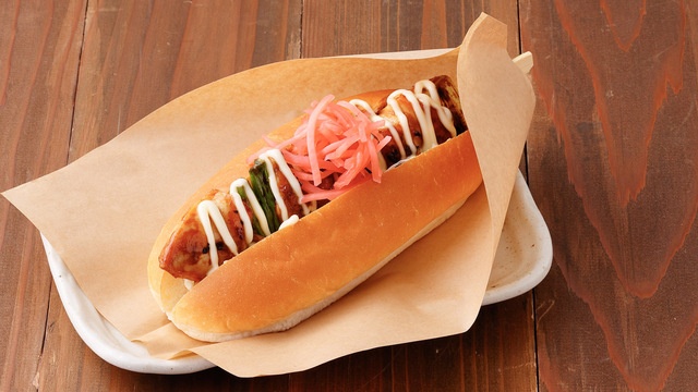 【3/1〜】全国の『鳥貴族』で数量限定「鳥貴ドッグ」を販売！パンに合うコーヒーも登場