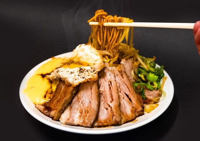 天満│牛脂のコクが効いた二郎系やきそばが誕生！やきそば専門店『脂牛』が5/23オープン