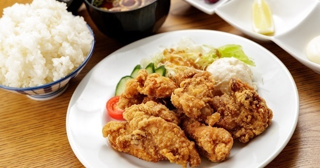 広島バスセンター周辺のおすすめ食堂6選！ガッツリ揚げ物に海鮮丼、野菜たっぷり定食も