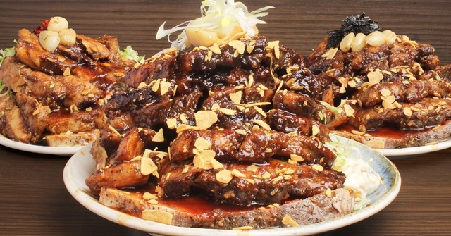 新橋│最大7枚重ねは1kg超え！極厚豚ステーキ定食専門店『豚屋鳥山』が6/10オープン