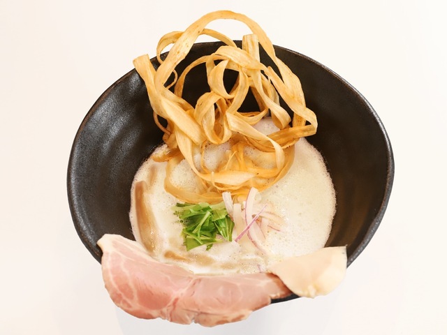 神戸三宮|食べログ百名店に3年連続選出!行列のできる鶏白湯ラーメン『鶏soba座銀』が新店舗をオープン