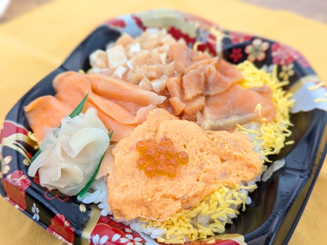 今話題!『ミニストップ』の「海鮮30%増量丼」食べてみた!まだ間に合う11/18までの「どん!どん!祭り」