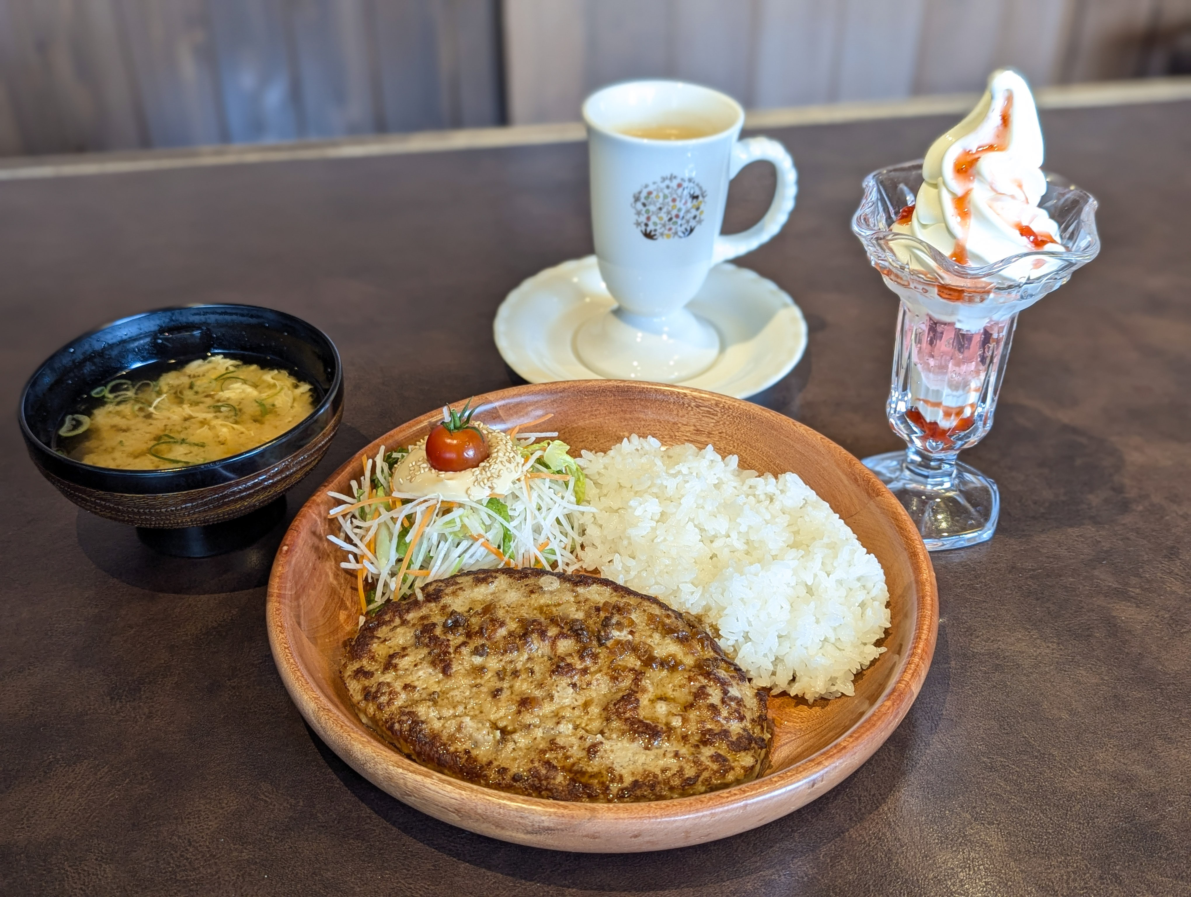 最大580円お得！『びっくりドンキー』のメインからデザートまで全部