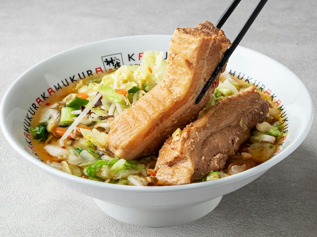 12/17〜｜箸で切れるふわトロチャーシューが主役！『どうとんぼり神座』の「ド満福デッ角煮ラーメン」で厚福体験