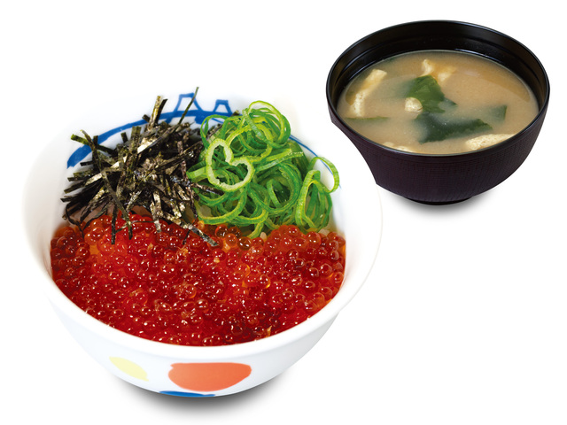 12/17〜|いくらを豪快に頬張る贅沢体験!口の中でぷちっと弾ける濃厚な旨味『松屋』の「いくら丼」が限定復活