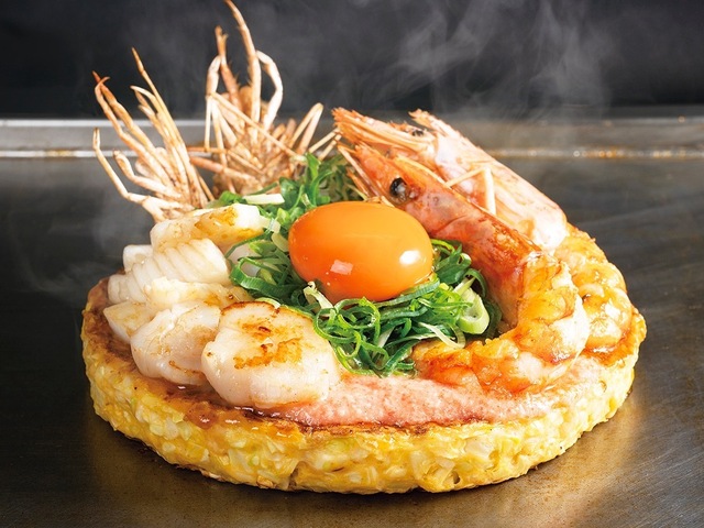 12/13〜｜海老やほたての贅沢な「お好み焼き」はふわふわ食感を追求！『ぱすたかん』のメニューが刷新