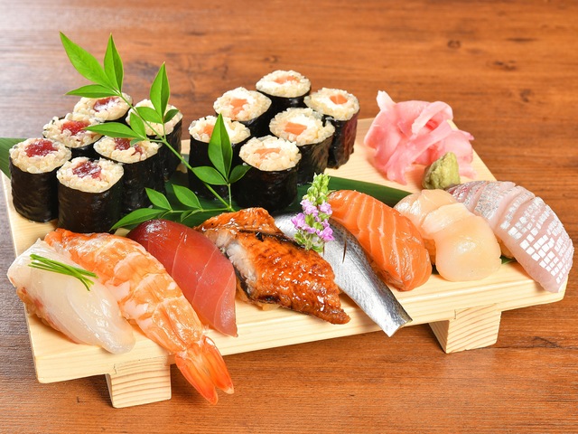 天満橋｜普段使いの最高峰！分厚いネタ×赤シャリは一貫150円～寿司酒場『すさび湯』がパナンテ京阪にオープン