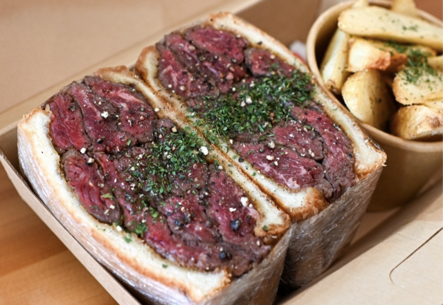 原宿｜広島で話題！ド迫力のサンドイッチが東京初上陸！『チャームサイドサンドイッチ』