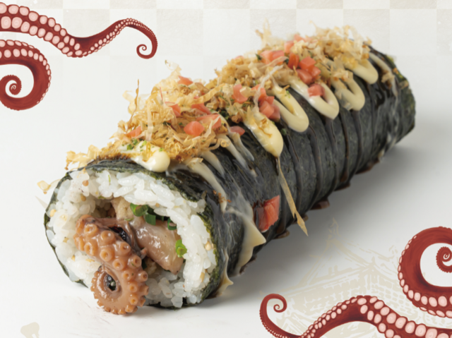 大阪名物「タコ焼き」を丸ごと巻いたユニークな恵方巻に注目！『一口いなりむろや』