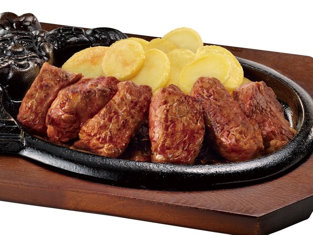 牛肩ロースの炭焼きステーキは香ばしさMAX!やわらかい弾力と濃厚な甘みは全肉好きを虜に『ブロンコビリー』