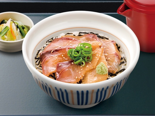 2/12〜｜脂のり抜群！九州産ブリを特製ダレに漬けた冬限定の一杯。ゆず出汁でお茶漬け風も『なか卯』