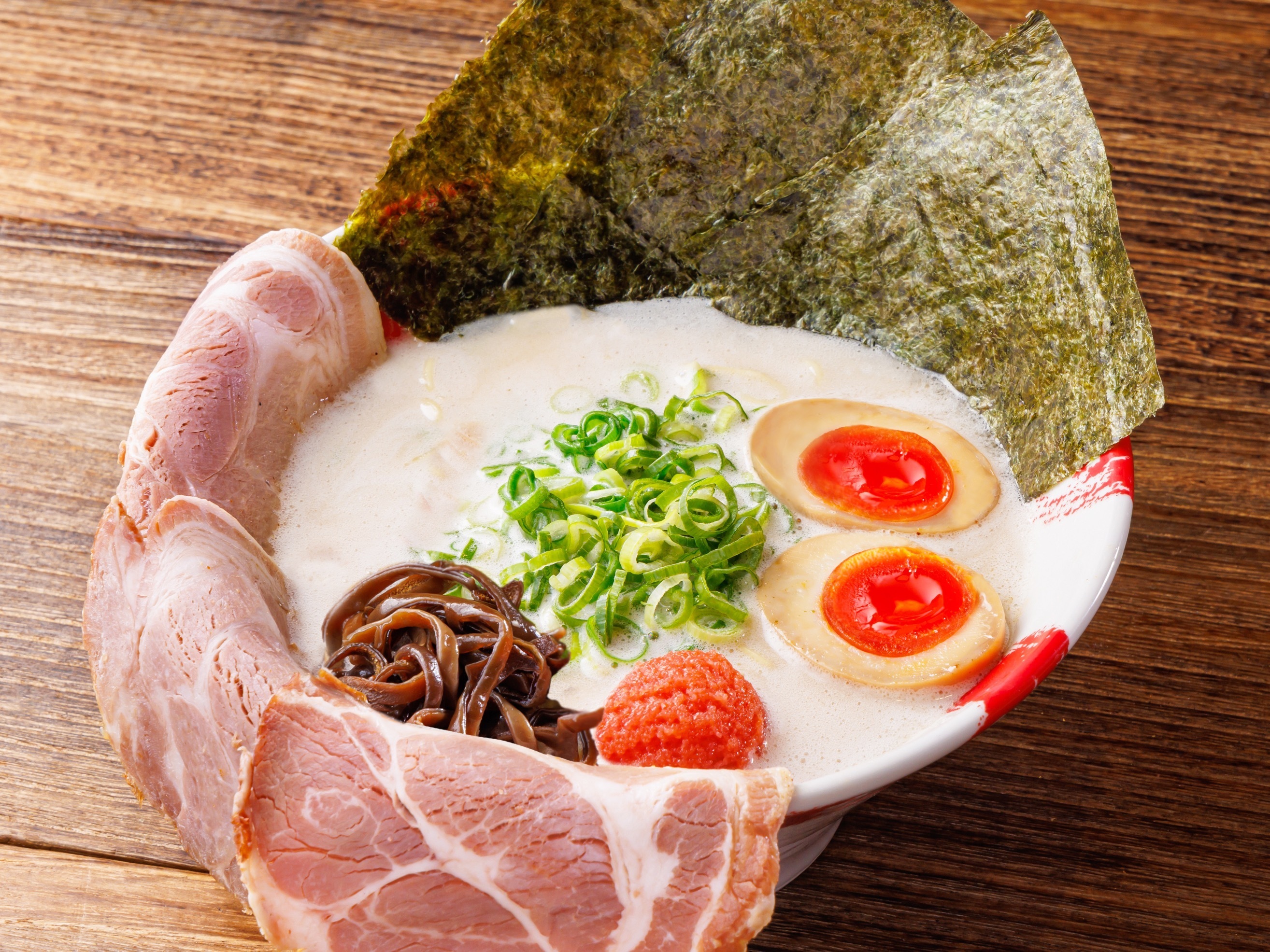 3日間限定】濃厚でクリーミーな「白豚骨ラーメン」が850円→550円に